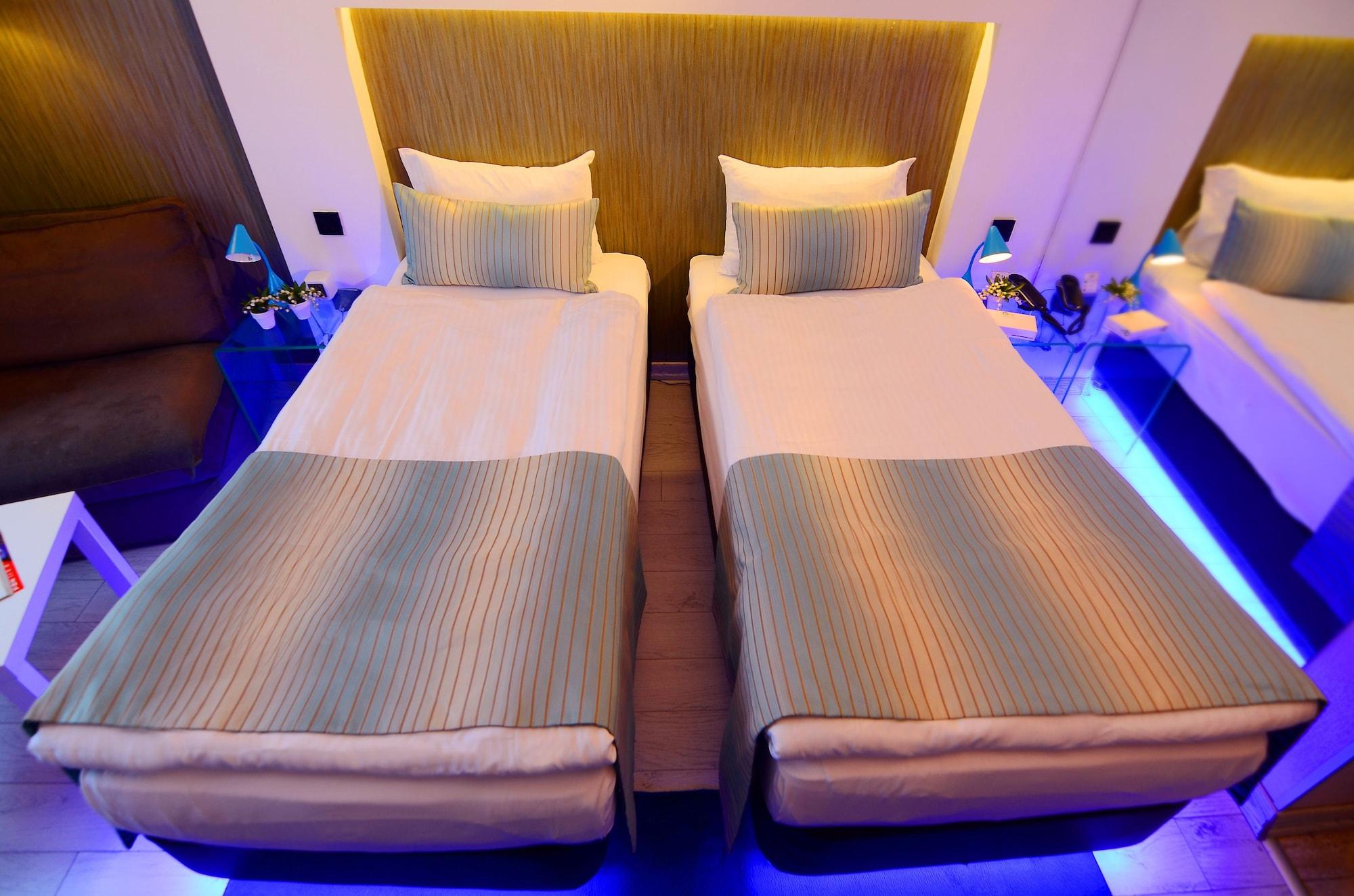เทมโปโฮเต็ล 4 เลเวนท์ Hotel อิสตันบูล ภายนอก รูปภาพ
