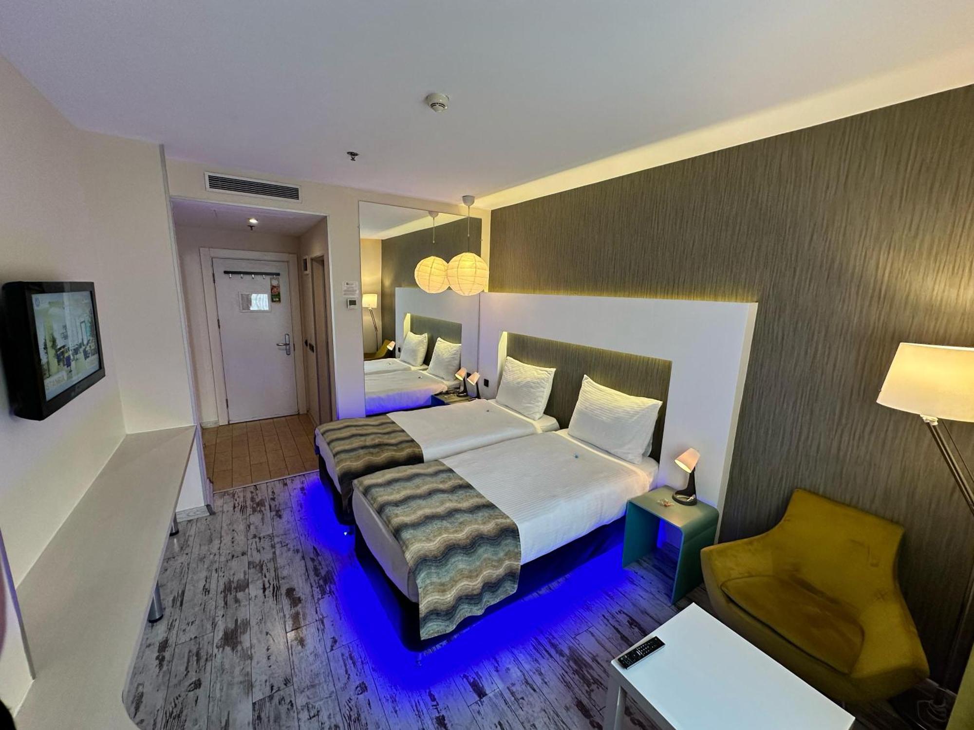 เทมโปโฮเต็ล 4 เลเวนท์ Hotel อิสตันบูล ภายนอก รูปภาพ